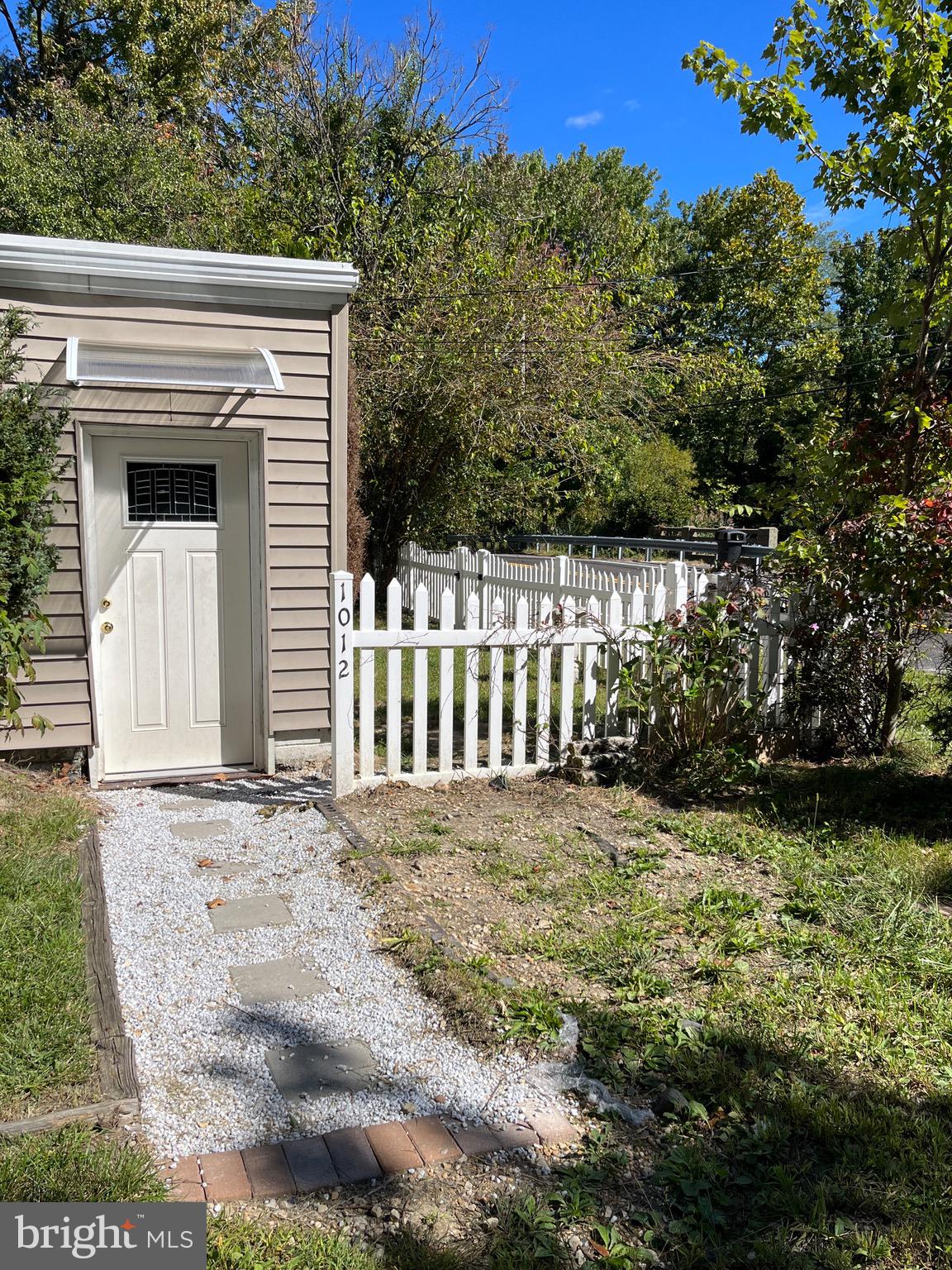 Front door/front yard.