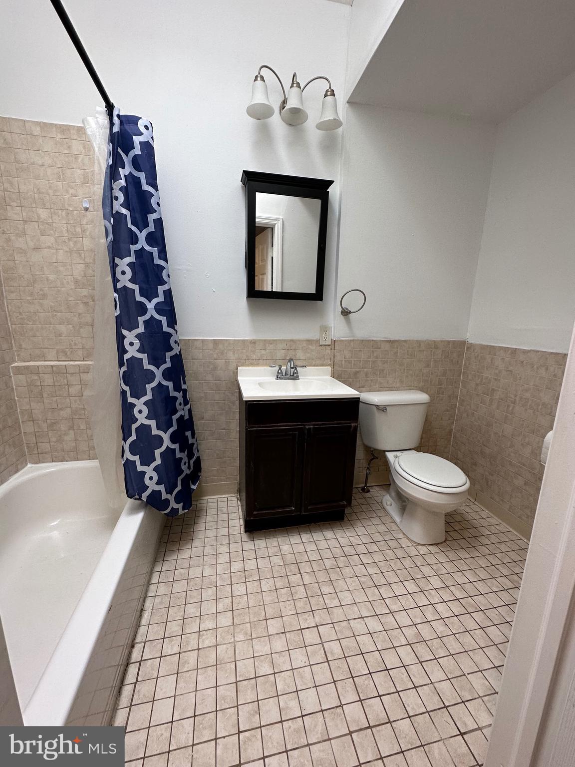 1012 Norcross Road Lindenwold, NJ 08021 - Photo 29 of 34 Main bathroom.