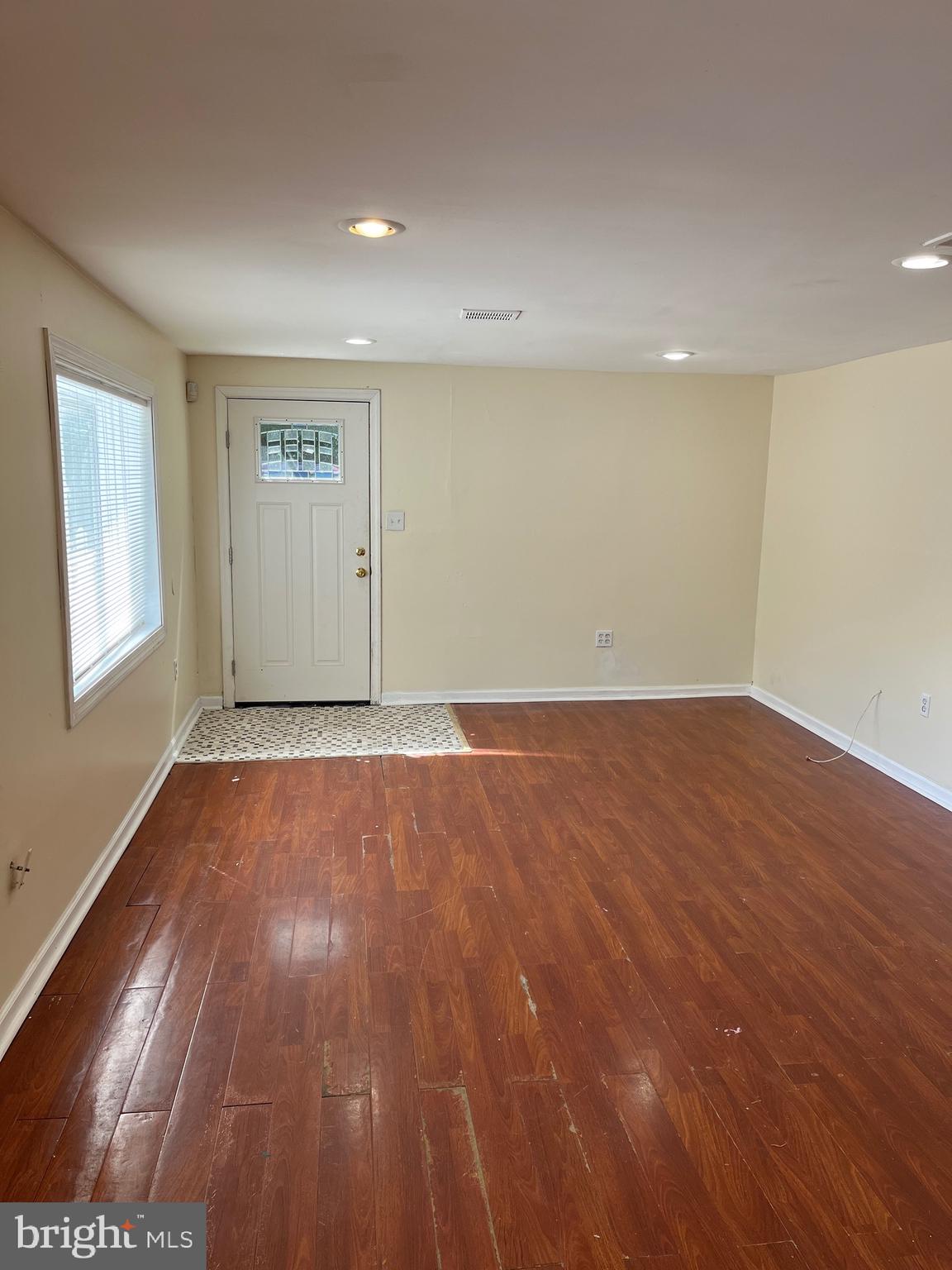 Living room/entry.