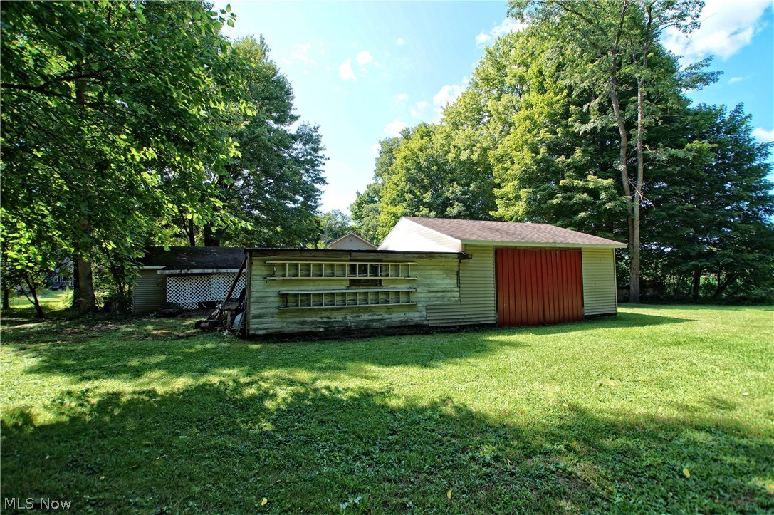 2586 County Line Road Madison, OH 44057 - Photo 21 of 31 The secondary garage has a gravel/dirt floor for equipment.