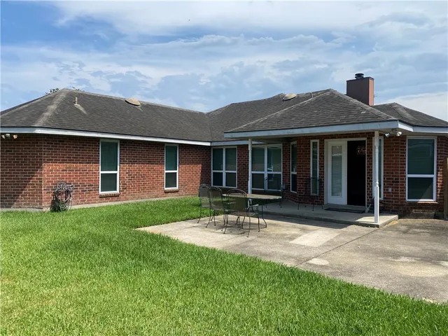 $2,300 | 22 Gladiola Court, Marrero, LA 70072
