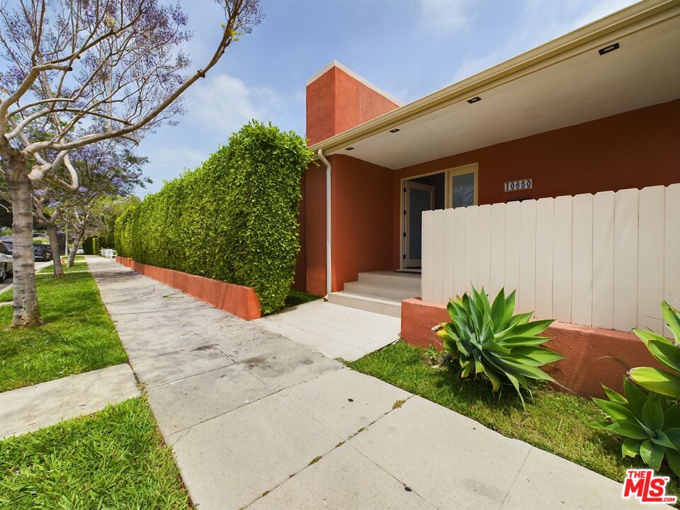 10650 Putney Road Los Angeles, CA 90064 - Photo 6 of 11