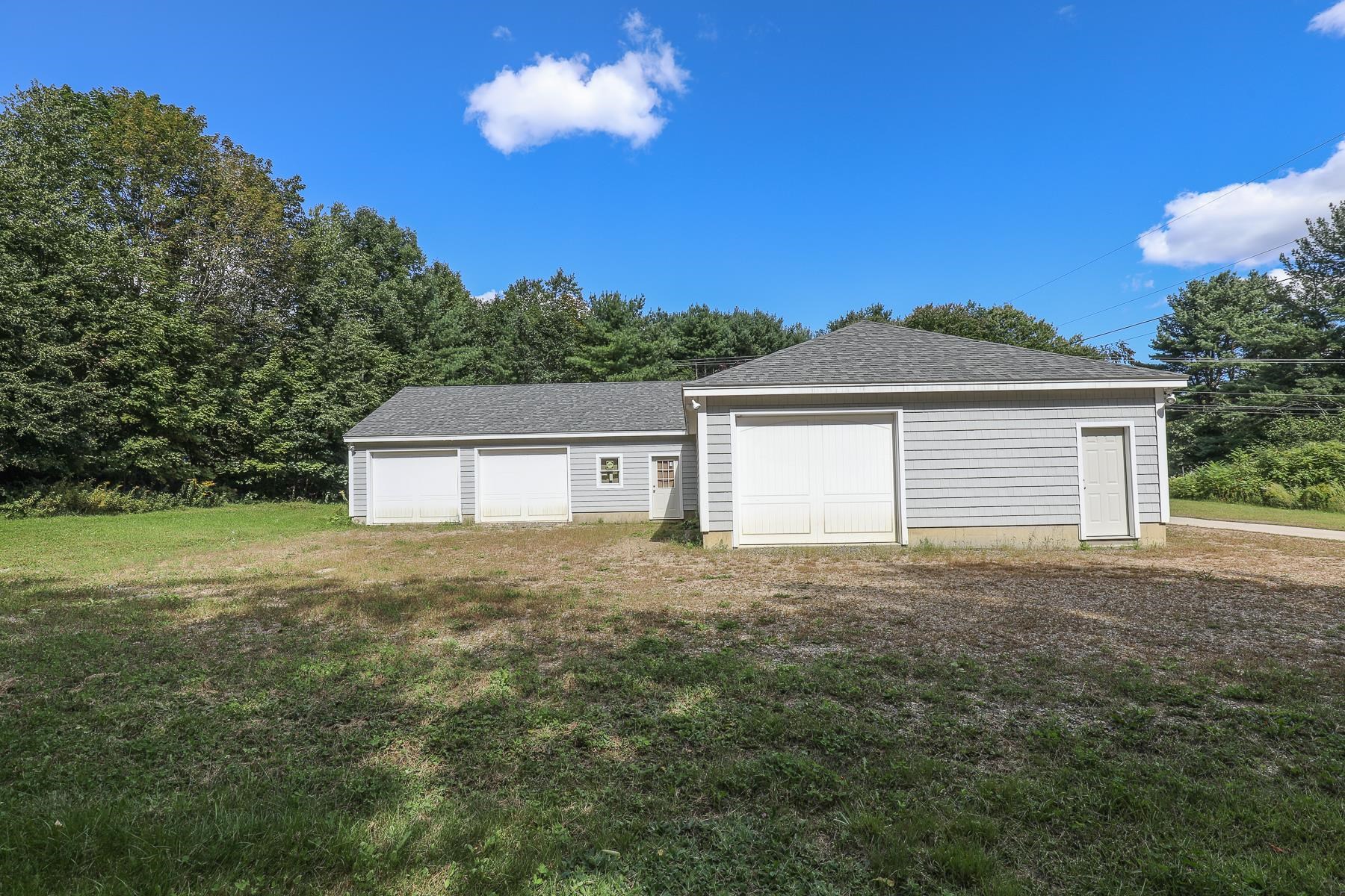 261 North Pond Road Chester, NH 03036 - Photo 3 of 40 Gallery Image 3