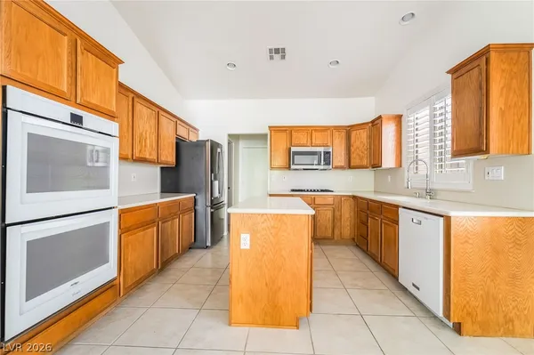 $2,400 | 275 Full Wine Street, Henderson, NV 89014