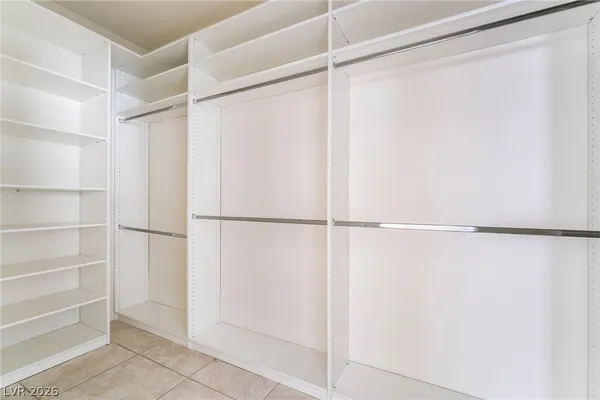 $2,400 | 275 Full Wine Street, Henderson, NV 89014