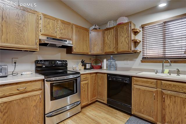 5235 Farm Ridge Place Colorado Springs, CO 80917 - Photo 14 of 39