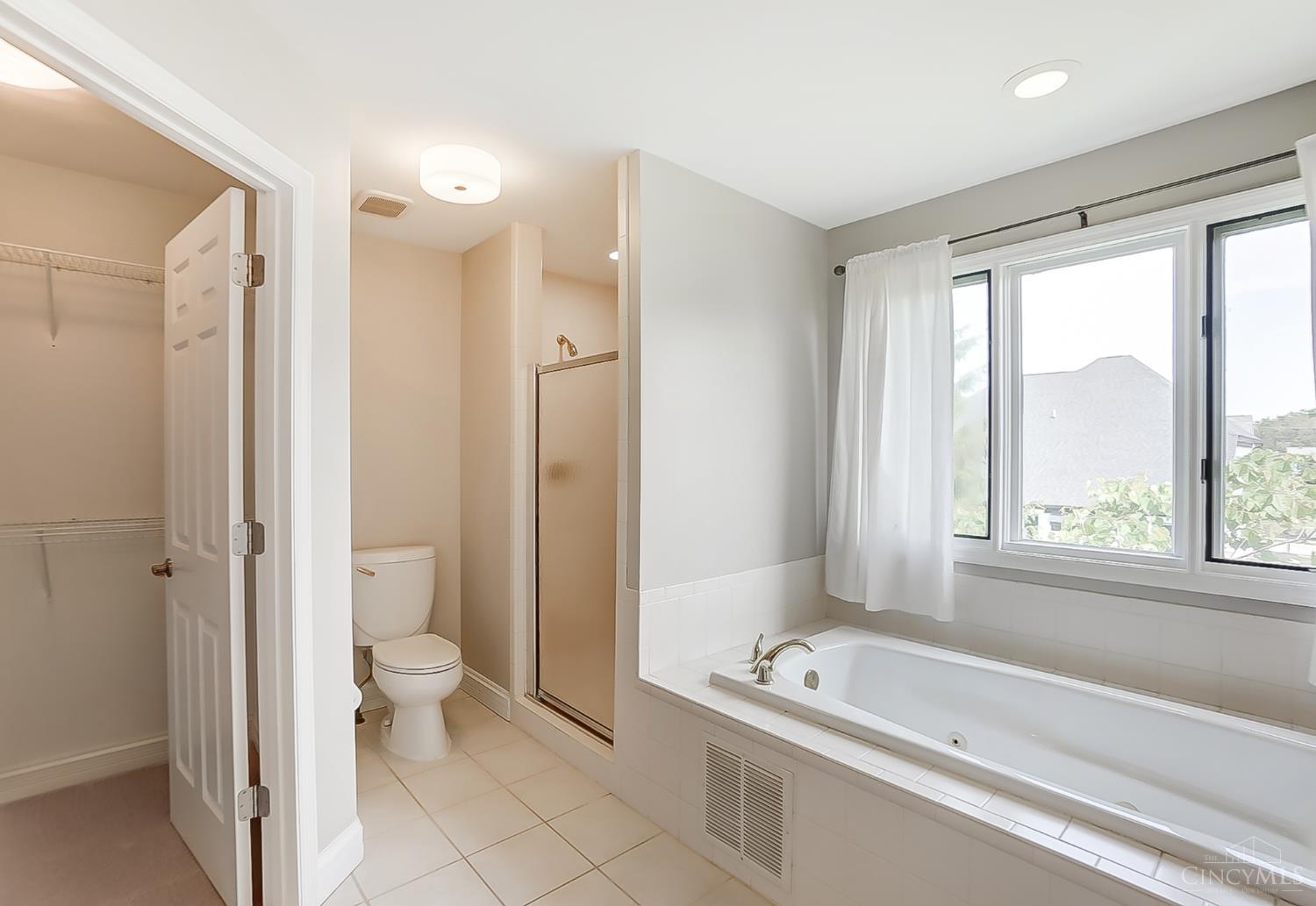 8676 Kenwood Road Cincinnati, OH 45242 - Photo 25 of 50