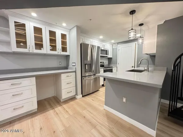 $2,500 | 1701 East Colter Street, Unit 431, Phoenix, AZ 85016