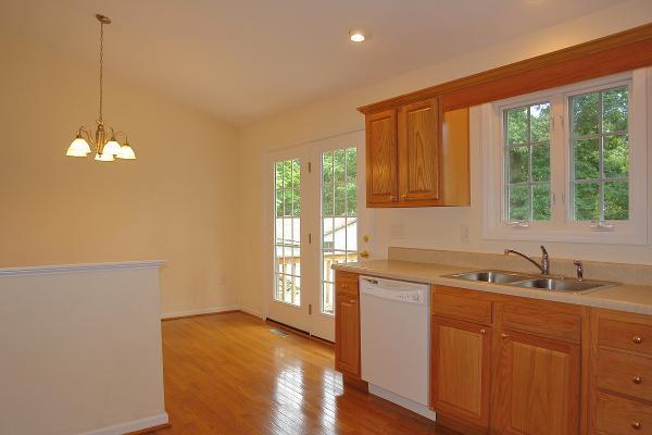 1740 Green Ridge Road Salem, VA 24153 - Photo 14 of 44 13