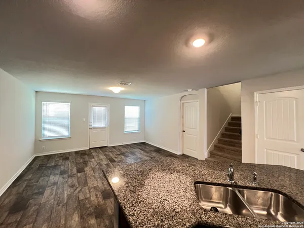 $2,295 | 947 Red Merganser, San Antonio, TX 78253