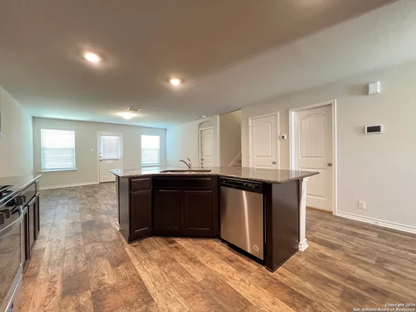 $2,295 | 947 Red Merganser, San Antonio, TX 78253