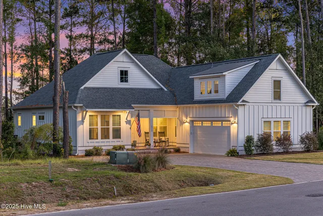 $875,000 | 1712 Herons View Drive, Wilmington, NC 28401