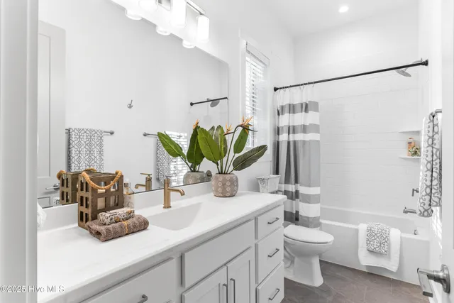 $875,000 | 1712 Herons View Drive, Wilmington, NC 28401