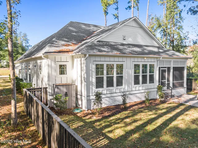 $875,000 | 1712 Herons View Drive, Wilmington, NC 28401