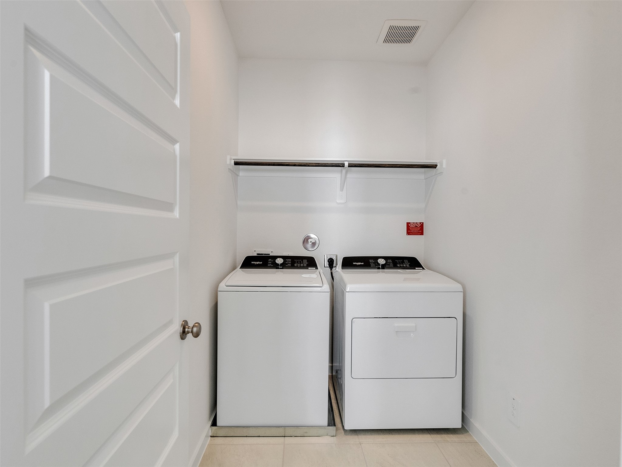 4113 Fig Grv Street Houston, TX 77080 - Photo 14 of 21 a utility room with dryer and washer