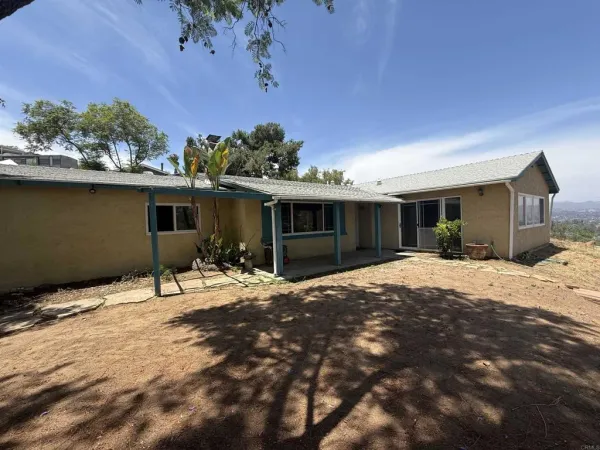 $839,999 | 8560 Winter Gardens Boulevard, Lakeside, CA 92040