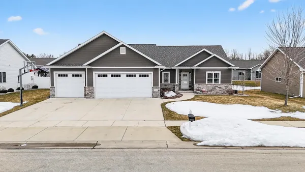 $550,000 | W6036 Zach Street, Menasha, WI 54952