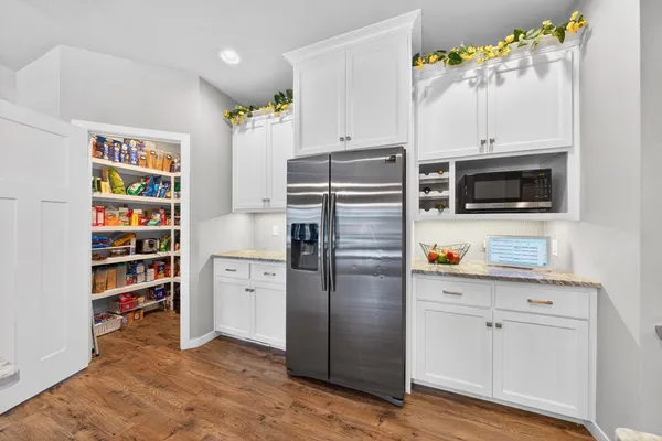 $550,000 | W6036 Zach Street, Menasha, WI 54952