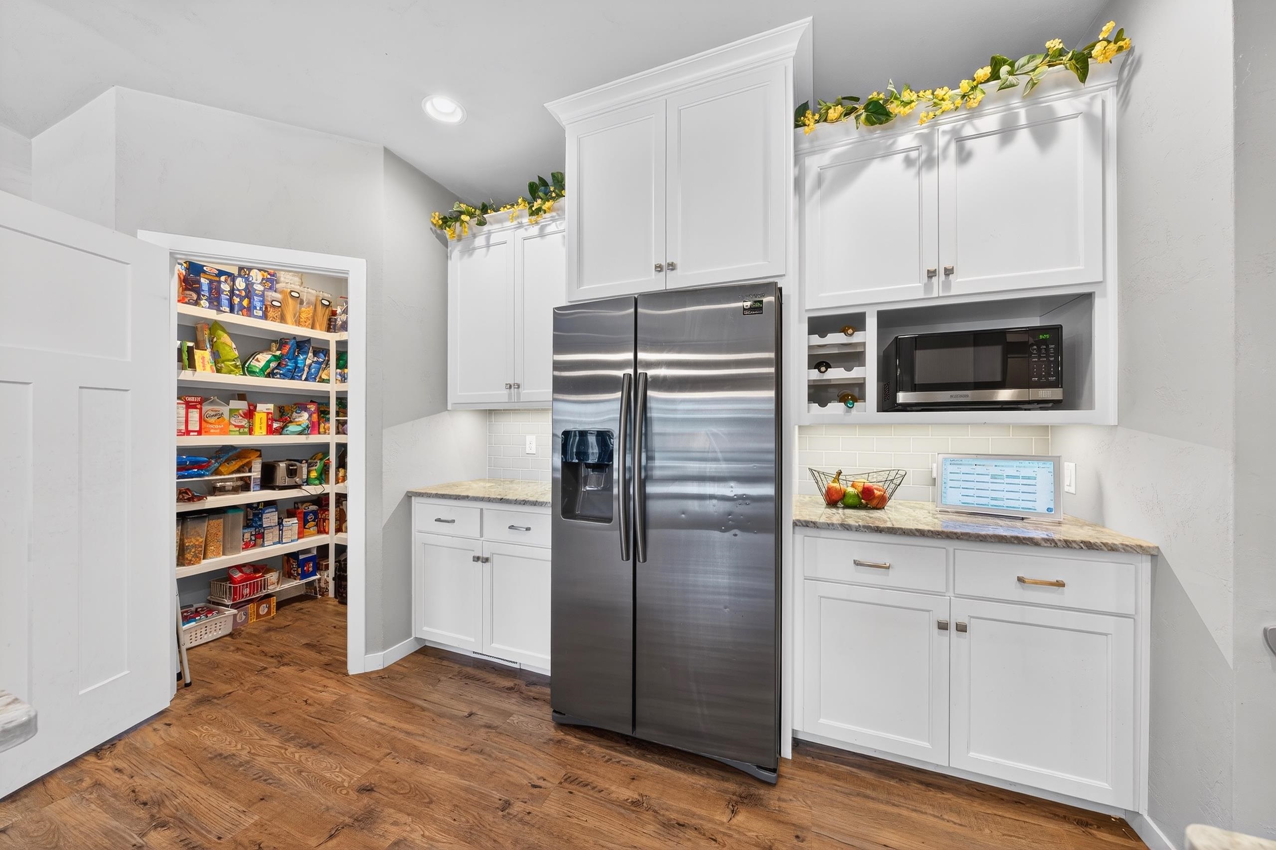 W6036 Zach Street Menasha, WI 54952 - Photo 11 of 49