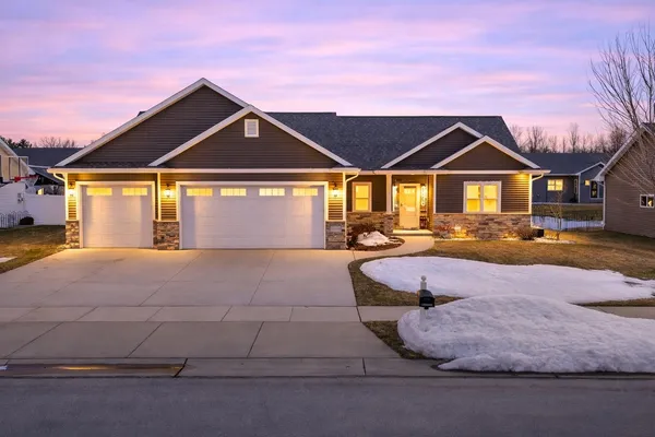 $550,000 | W6036 Zach Street, Menasha, WI 54952