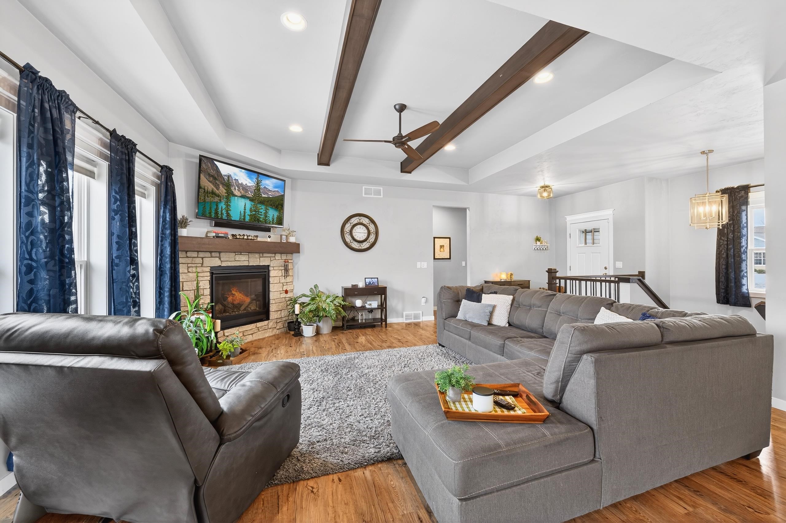 W6036 Zach Street Menasha, WI 54952 - Photo 5 of 49