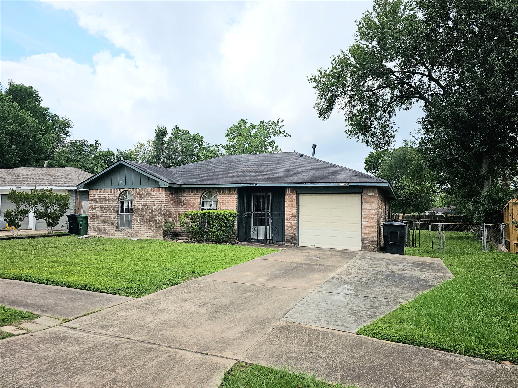 5131 Beechaven Street Houston, TX 77053 - Photo 3 of 14 Huge Lot 8,804'