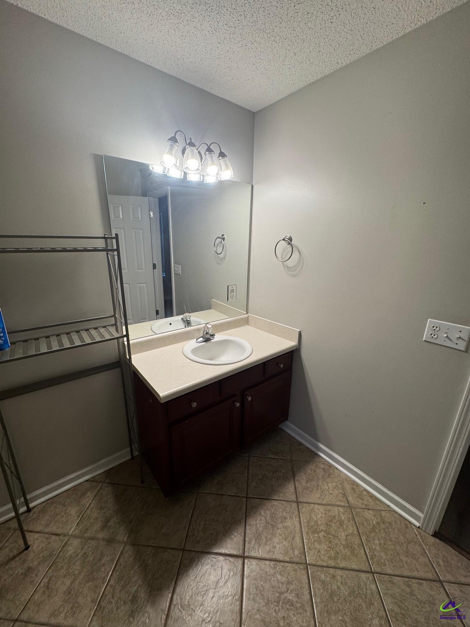 210 Manchester Lane Byron, GA 31008 - Photo 12 of 16 Gallery Image 12