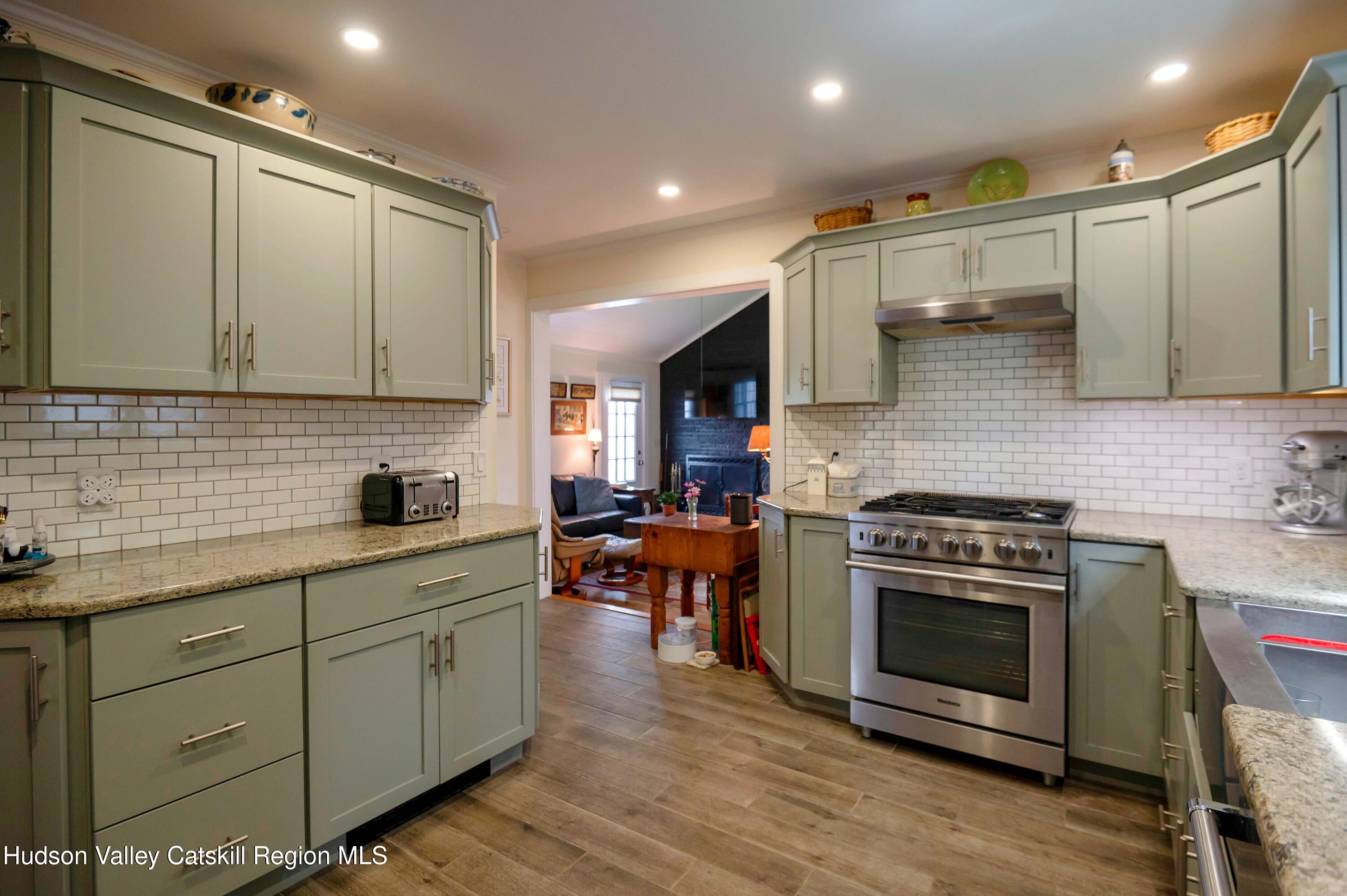 26 Eichybush Road Kinderhook, NY 12106 - Photo 12 of 33 kitchen 2