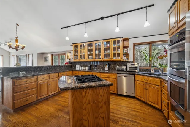 $750,000 | 9009 Martin Avenue Northwest, Silverdale, WA 98383