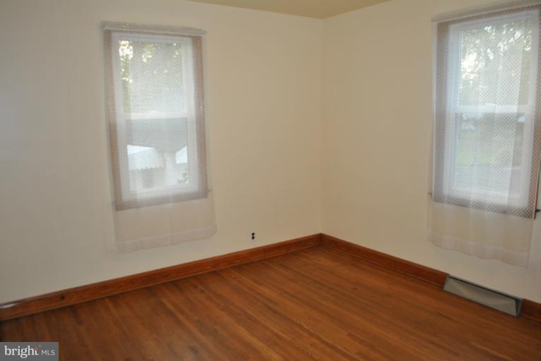 3709 North Point Road Baltimore, MD 21222 - Photo 13 of 19 Bedroom