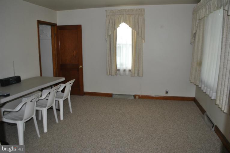 3709 North Point Road Baltimore, MD 21222 - Photo 3 of 19 Living Room