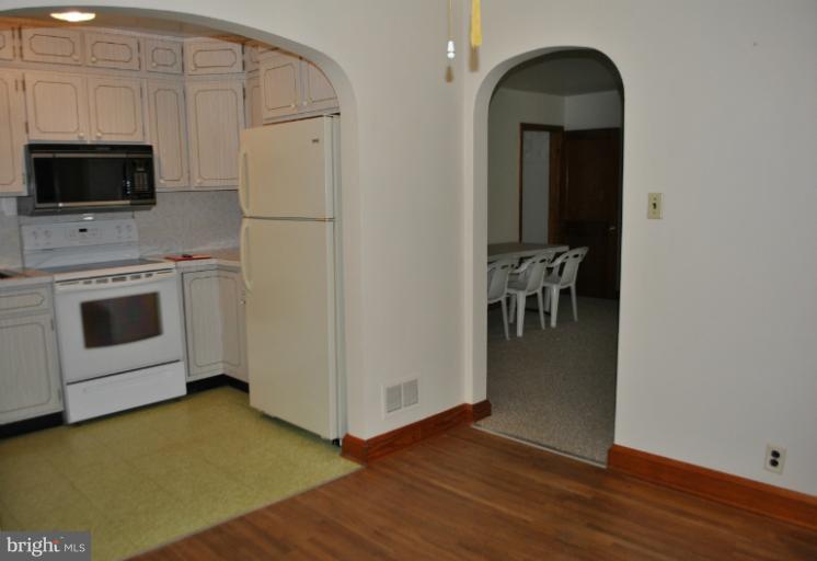 3709 North Point Road Baltimore, MD 21222 - Photo 6 of 19 Dining Room