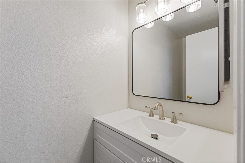 2352 Altisma Way, Unit 4 Carlsbad, CA 92009 - Photo 18 of 32 upstairs bathroom, all new
