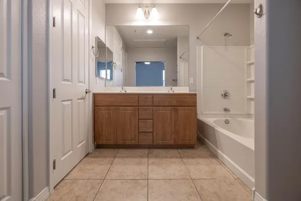 $2,550 | 615 East Portland Street, Unit 125, Phoenix, AZ 85004