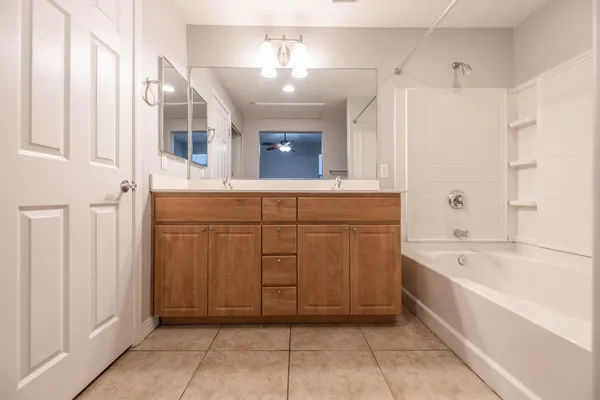 $2,550 | 615 East Portland Street, Unit 125, Phoenix, AZ 85004