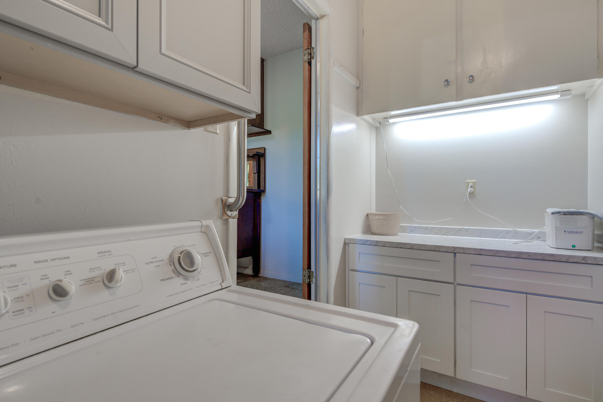 3250 Rupert Road Anderson, CA 96007 - Photo 38 of 39 Washer/Dryer included
