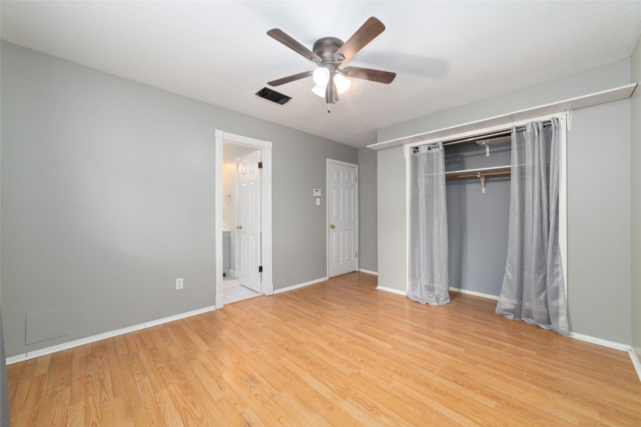 2318 Gum Spring Lane Spring, TX 77373 - Photo 14 of 25 a view of a livingroom with a ceiling fan