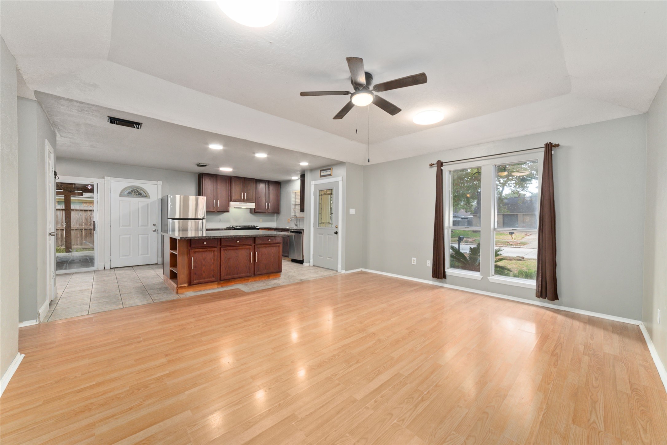 2318 Gum Spring Lane Spring, TX 77373 - Photo 7 of 25 a big room with closet and windows