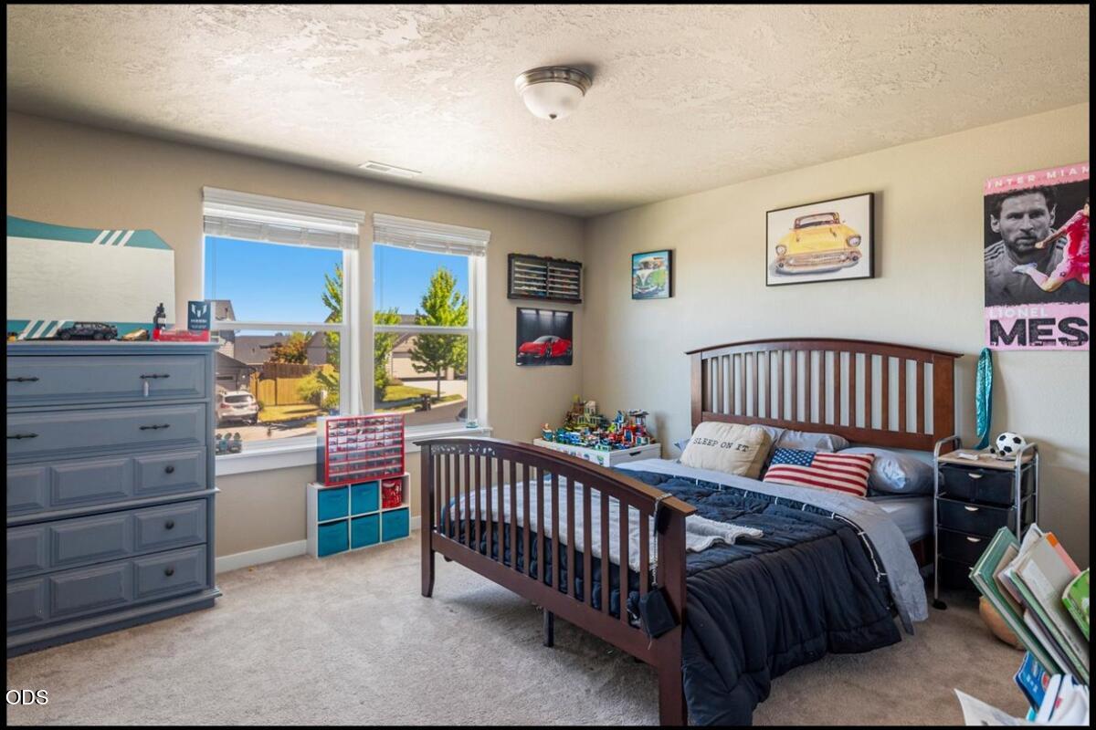 4594 Southwest Volcano View Way Redmond, OR 97756 - Photo 26 of 34 Gallery Image 26