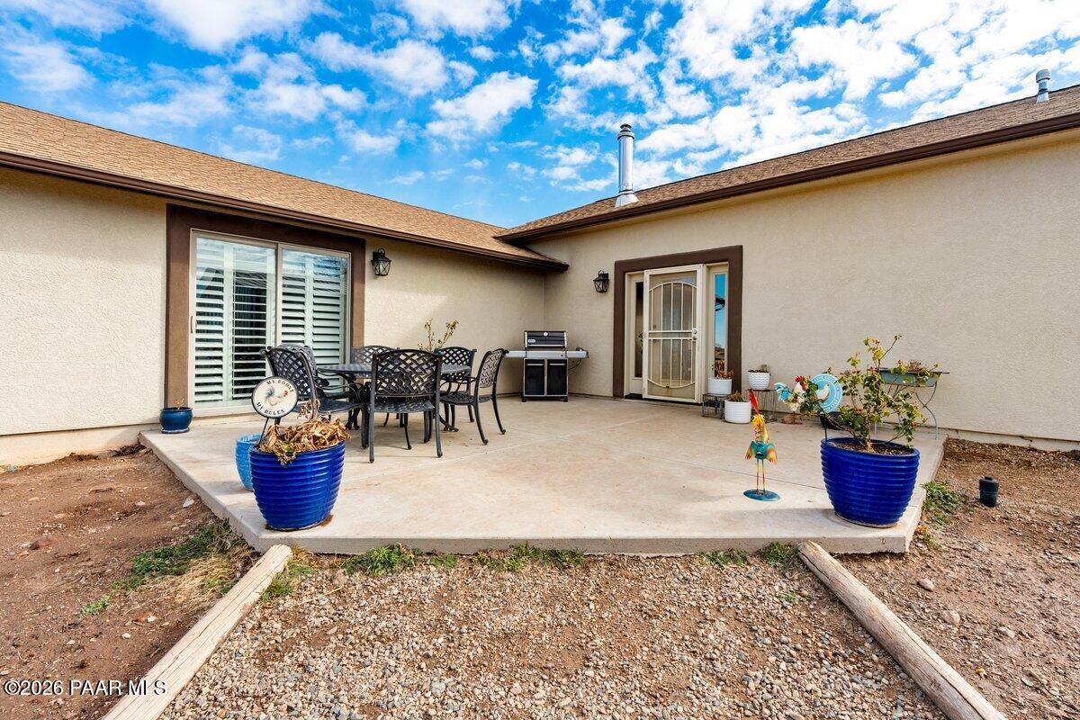 5757 East Longhorn Road Chino Valley, AZ 86323 - Photo 7 of 34 a living room with furniture
