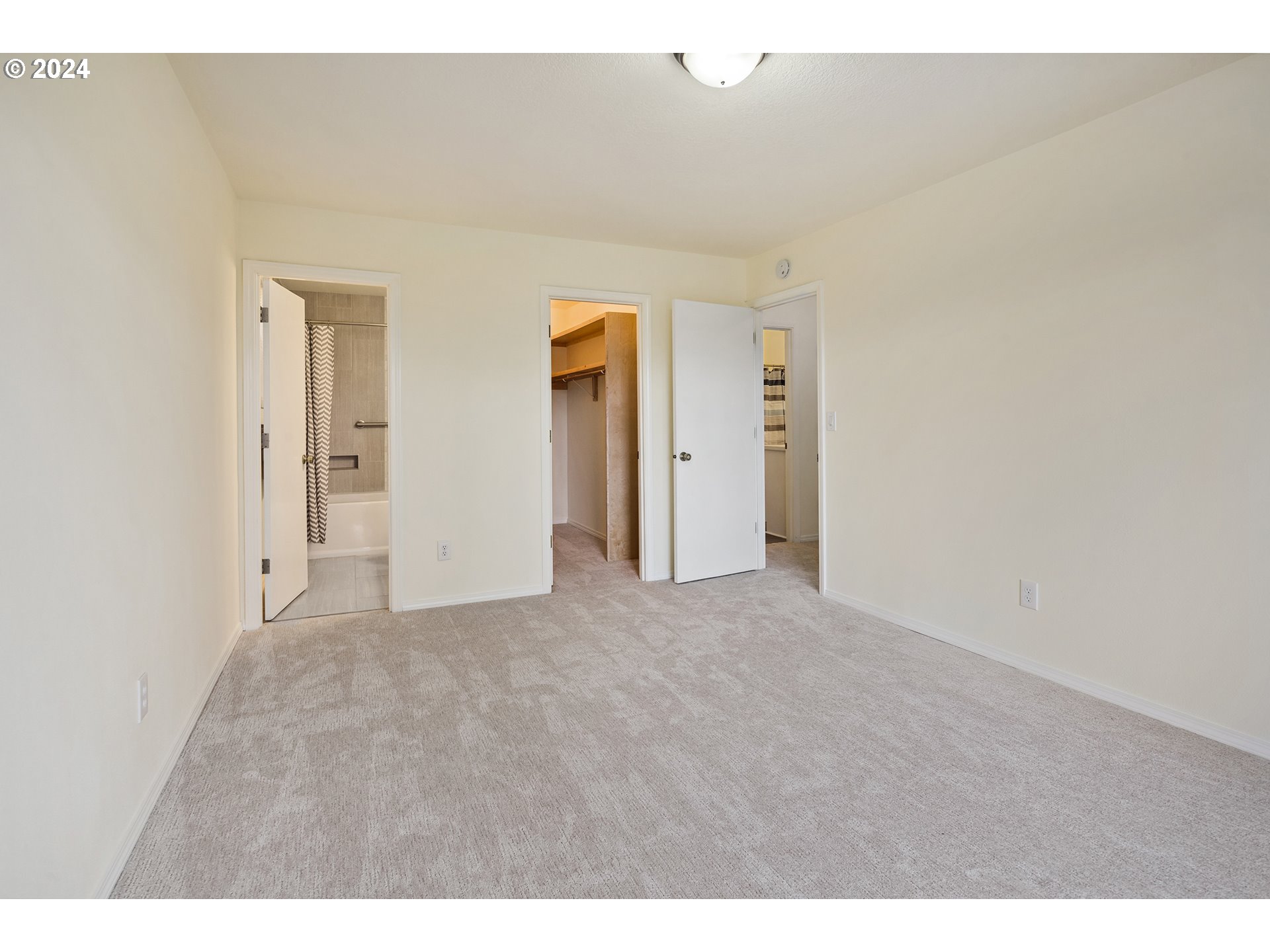 4243 Southwest Stephenson Street Portland, OR 97219 - Photo 27 of 48 a view of an empty room