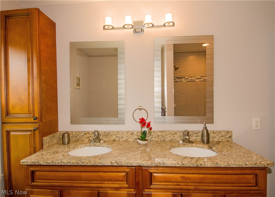 3482 Lander Road Cleveland, OH 44124 - Photo 15 of 20