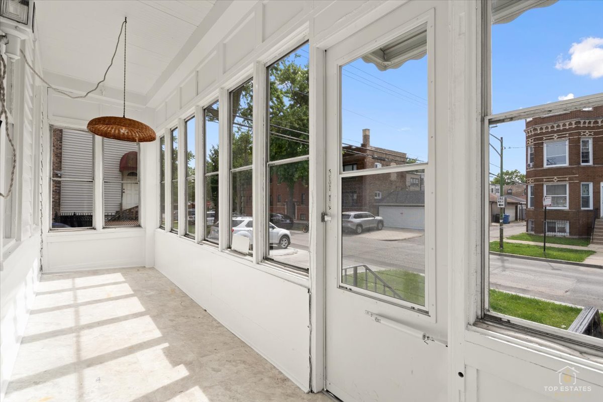 2617 North Springfield Avenue Chicago, IL 60647 - Photo 4 of 37
