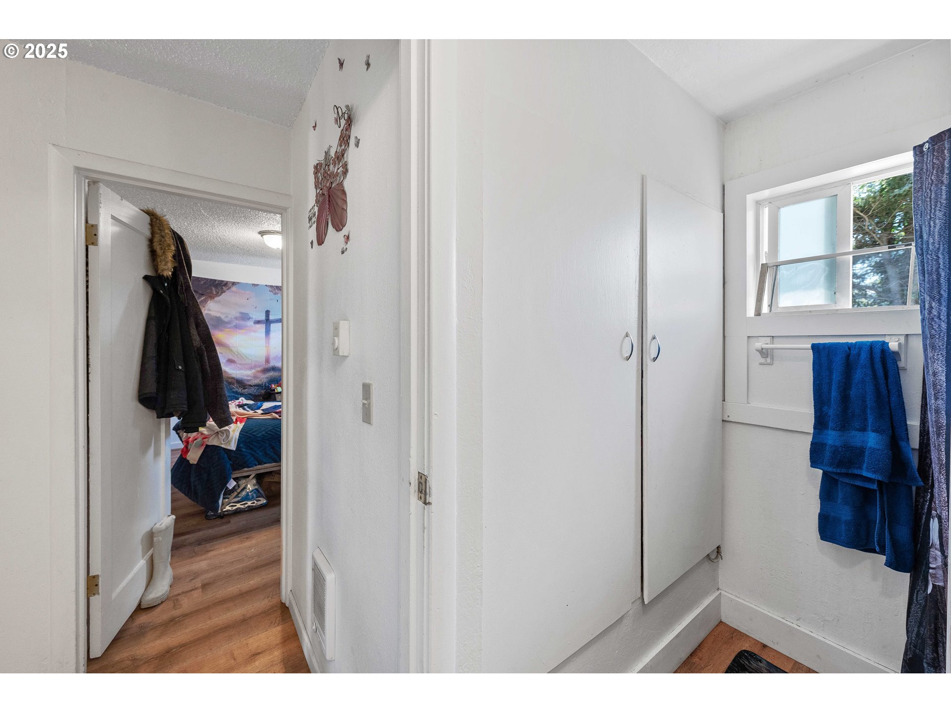 1902 Monroe Street North Bend, OR 97459 - Photo 24 of 48 a view of a hallway and a livingroom with furniture