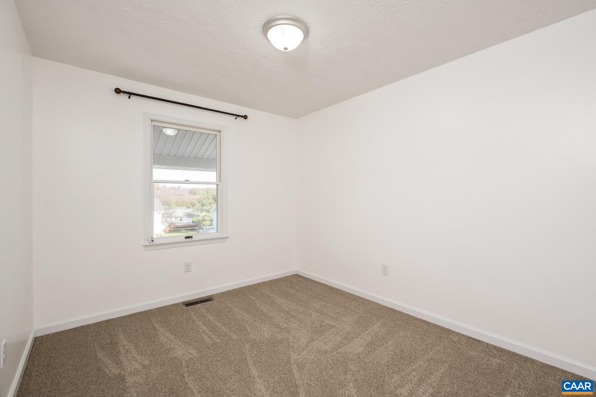 206 Buckboard Road Waynesboro, VA 22980 - Photo 11 of 36 Gallery Image 11