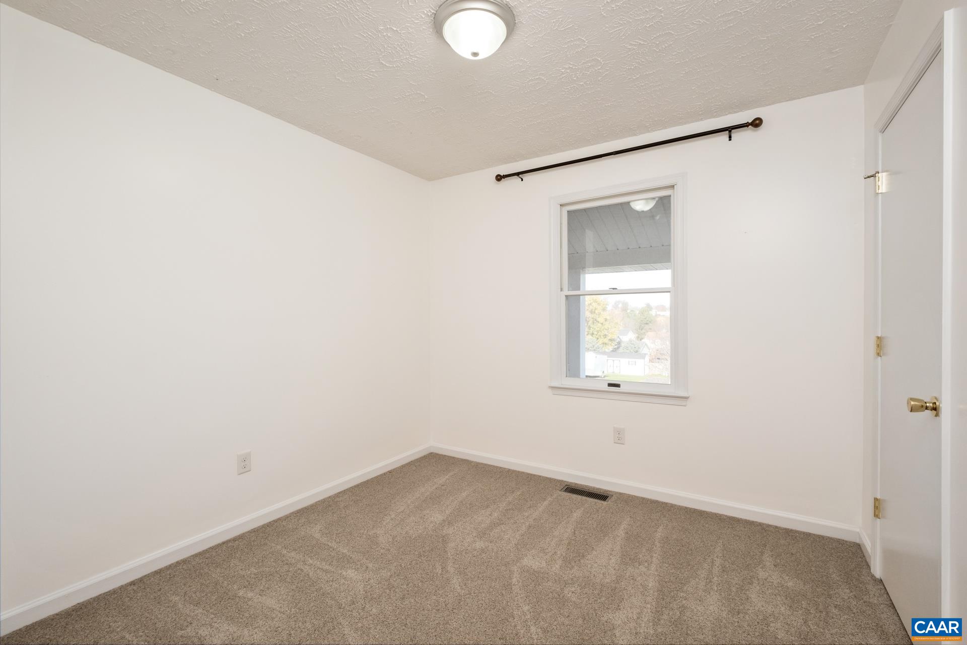 206 Buckboard Road Waynesboro, VA 22980 - Photo 10 of 36 Gallery Image 10