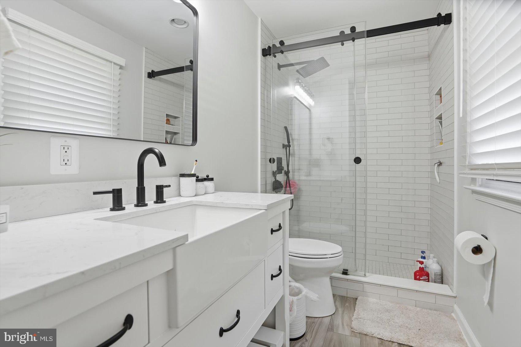 10509 Gateridge Road Cockeysville, MD 21030 - Photo 22 of 40 Primary Bath