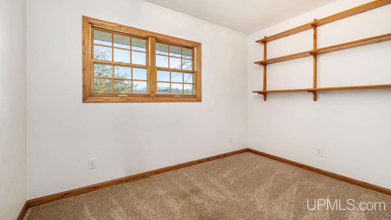 W6315 Chapman Road Niagara, WI 54151 - Photo 15 of 38
