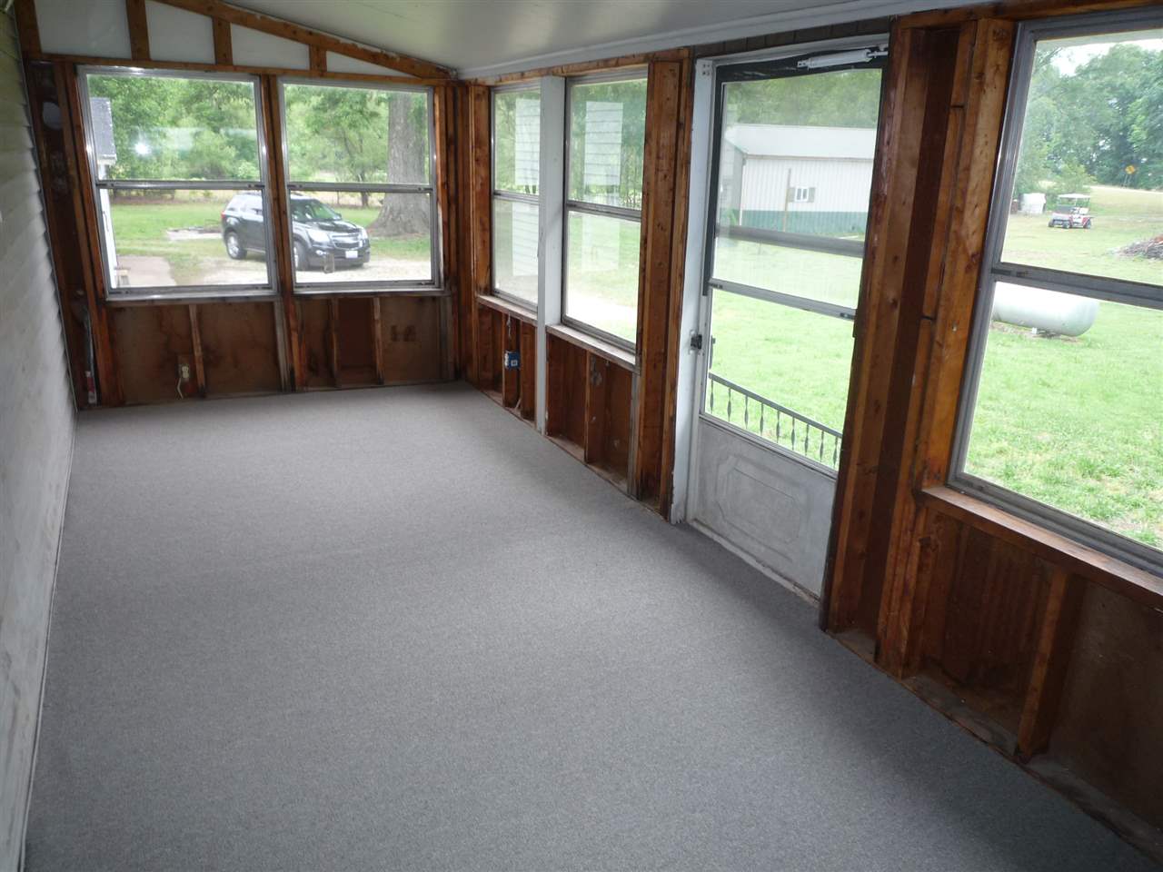 6590 Beal Road Vincennes, IN 47591 - Photo 9 of 20 Gallery Image 9