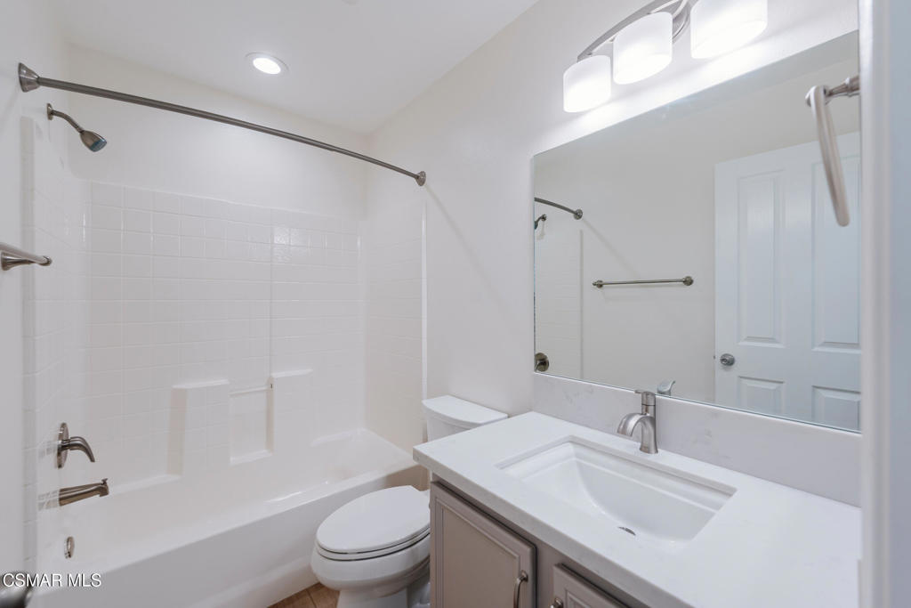 4117 Orontes Way, Unit B Simi Valley, CA 93063 - Photo 13 of 52